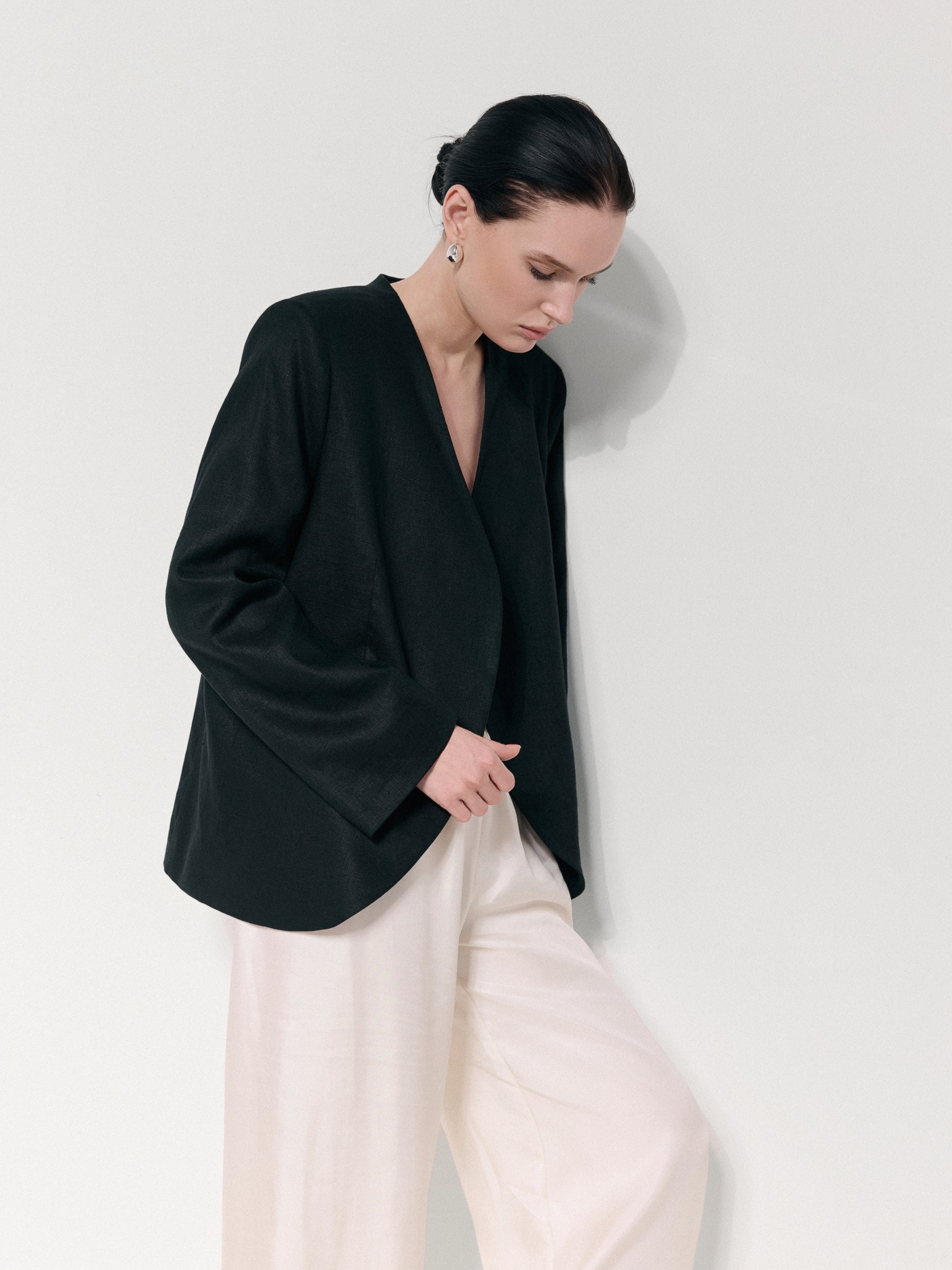 Classic woman black jacket
